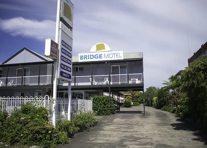 Bridge Motel