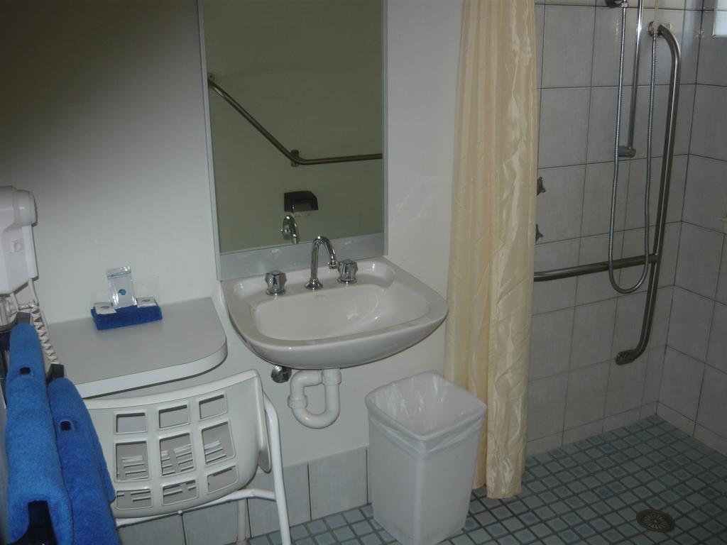 Bridge Motel 3*
